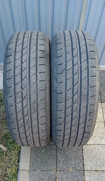 Komplet opon zimowych 235/65 R17