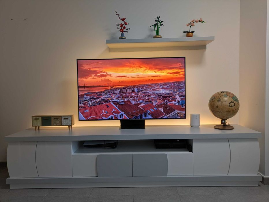 Conjunto móvel TV de sala + módulo suspenso + prateleira | Branco lacado | Fly Panamera