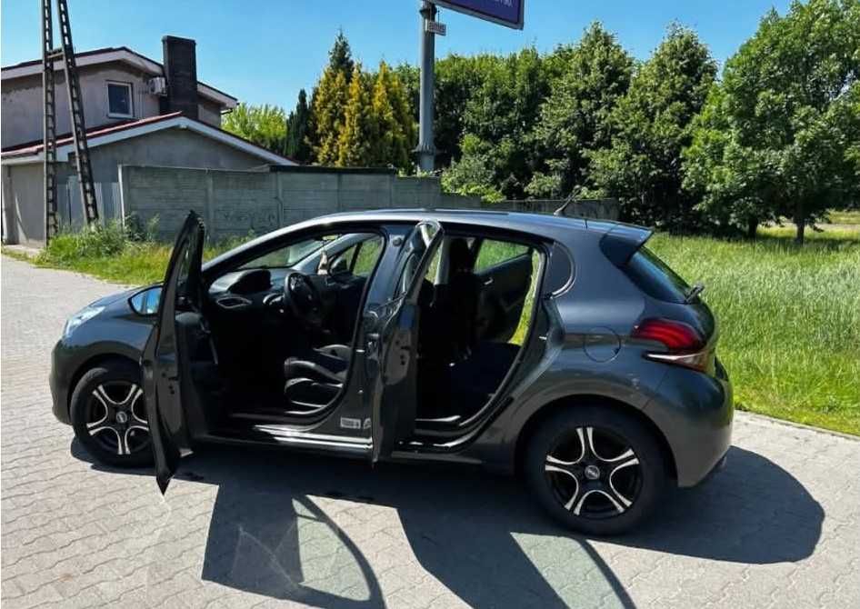 PEUGEOT 208 / 2015  / 1.2 VTI / PureTech / 82KM