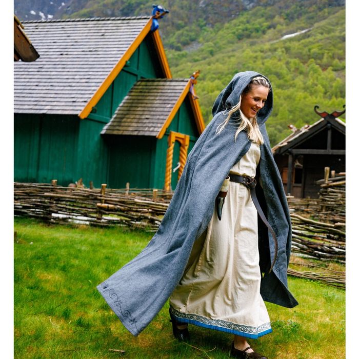 Peleryna wełniana z haftem szara "Alma" -VM