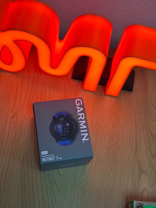 Garmin Instinct 3 45 mm AMOLED Black with Blue Band	010-02936-03