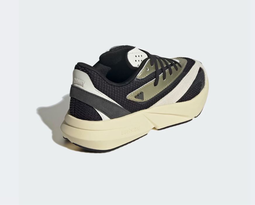 Кросівки оригінал Adidas LIGHTBLAZE SHOES