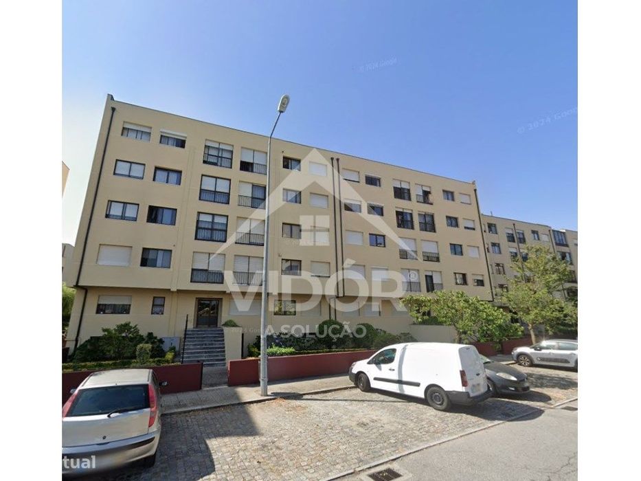 Garagem na Rua Bernardim Ribeiro Nº 364 - Circunvalação
