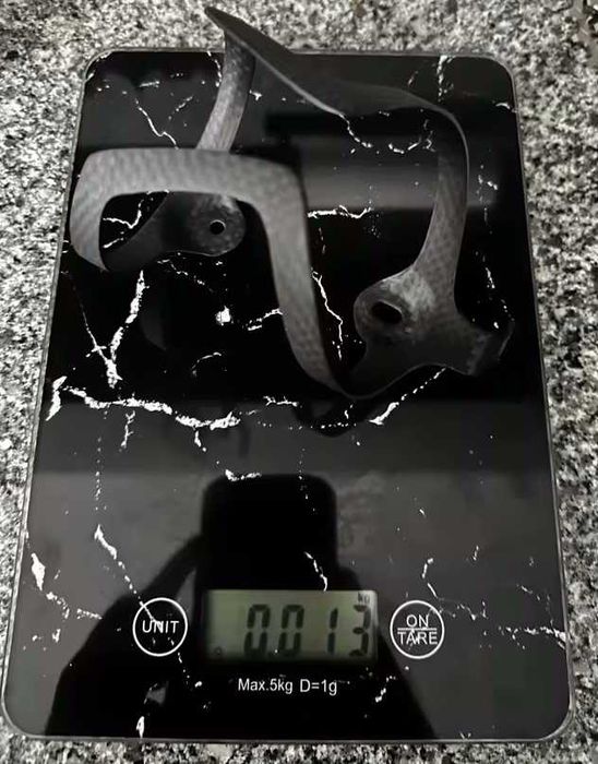 Porta bidon Bicicleta NOVOS em fibra de carbono, 10g ± 3g