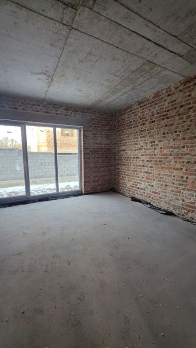 Продаж котеджу з міськими комунікаціями
