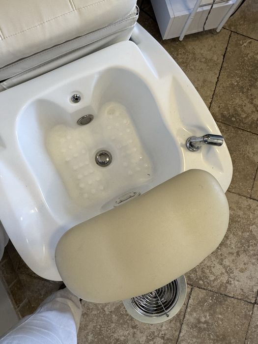 Fotel do pedicure z masażem