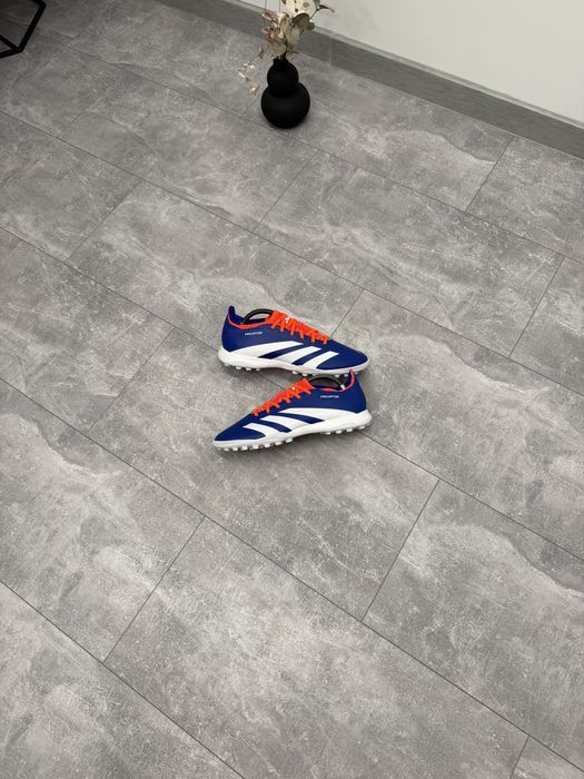 футбольні сороконіжки Adidas Predator League Turf