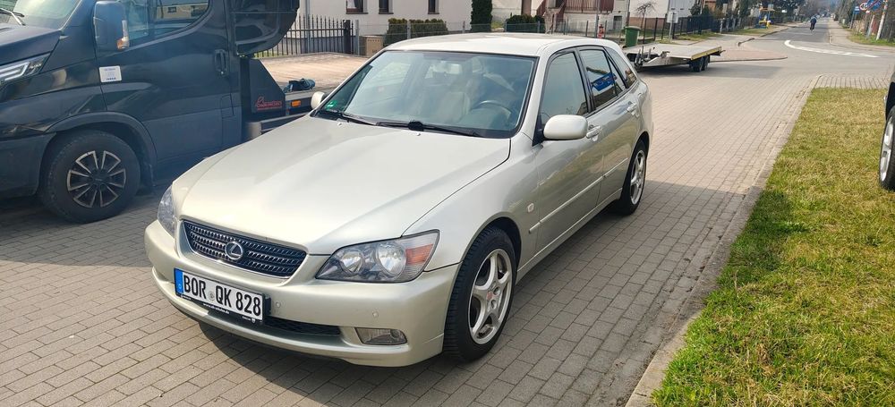 Lexus IS manual, niski przebieg , sport cross limited, 2 x kola