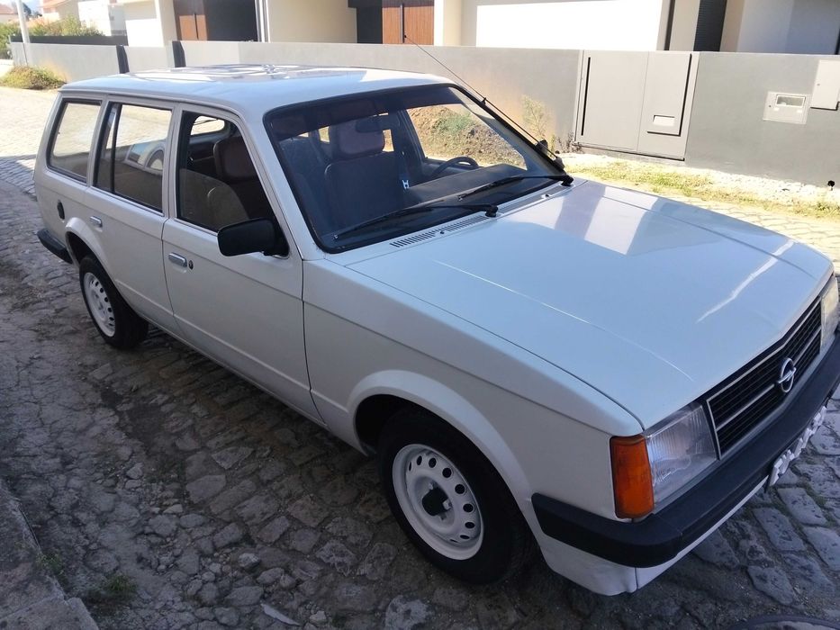 Opel Kadett ,1.3 deluxe