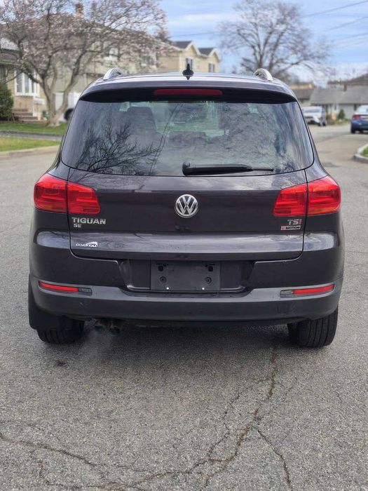 Volkswagen Tiguan      2016