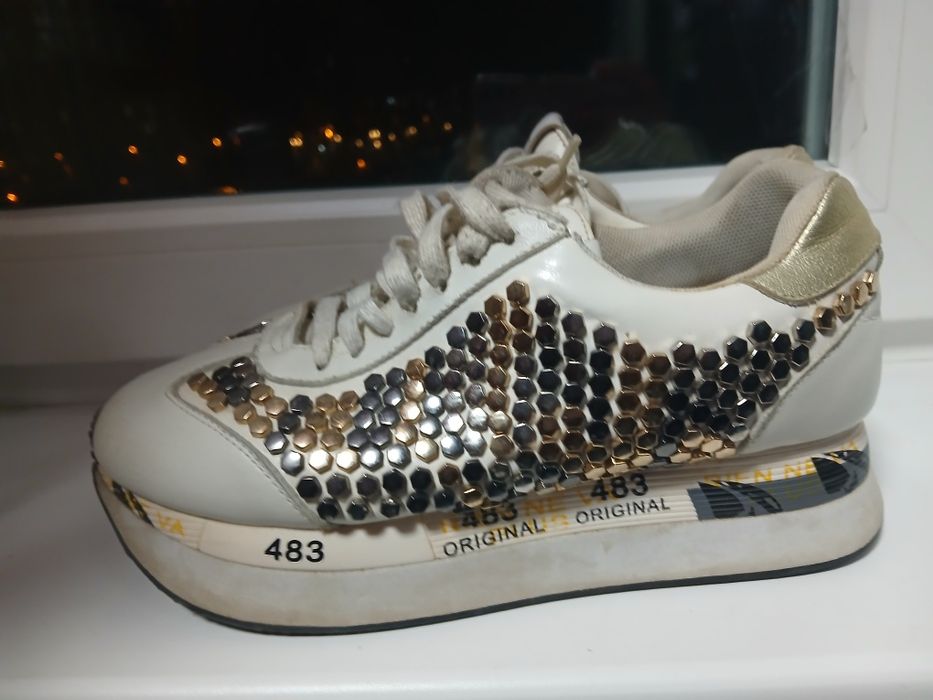 Продам женские кроссовки фирмы Premiata