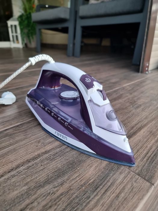 Żelazko parowe Raven EZ005X 2600W | Ceramiczna stopa | Stan bardzo dobry