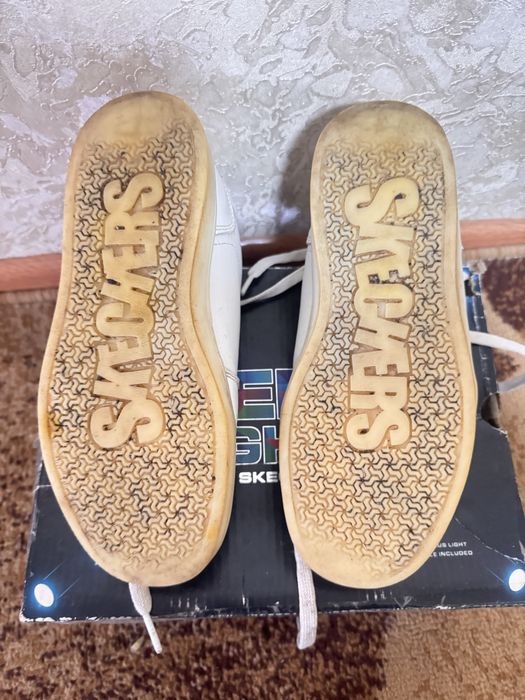 Скетчерс кросівки лед, світяться, 34-35 р