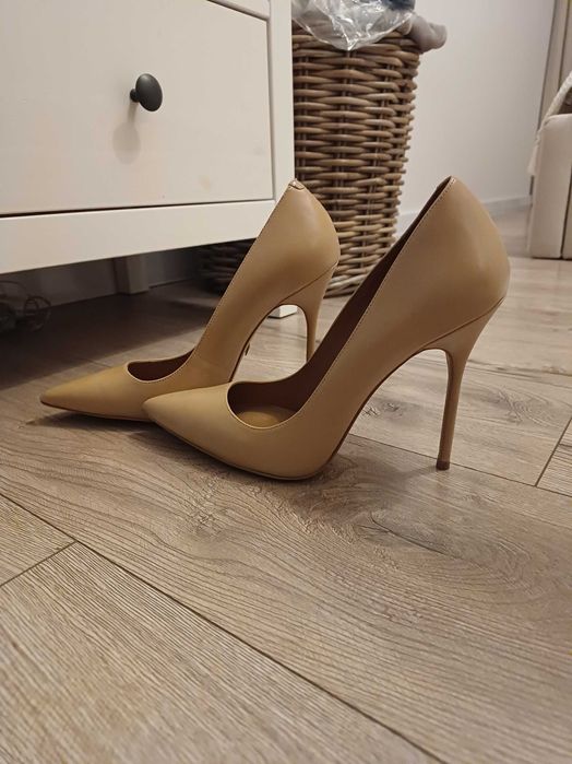 Kazar szpilki czółenka r.41 beżowe kremowe skóra skórzane