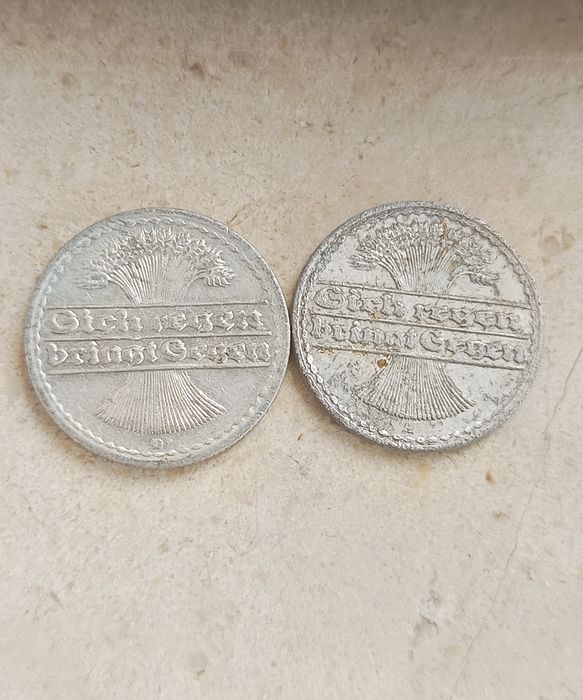 2 Moedas antigas de 1920 e 1921