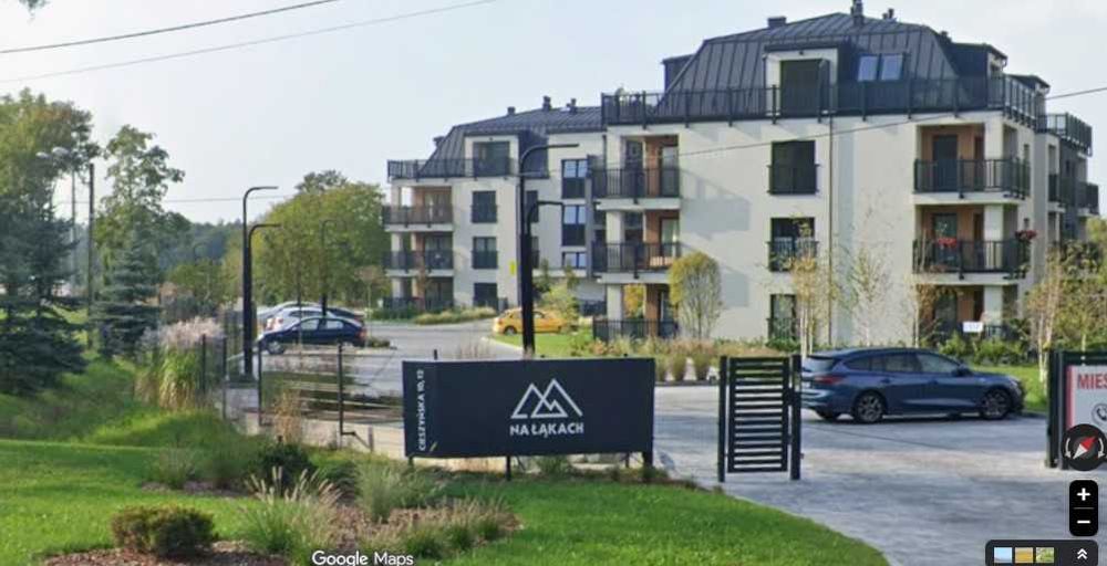 Ustroń , centrum, nowoczesne 2-pokojowe mieszkanie z balkonem i 2 miejscami postojowymi – Apartamenty na Łąkach