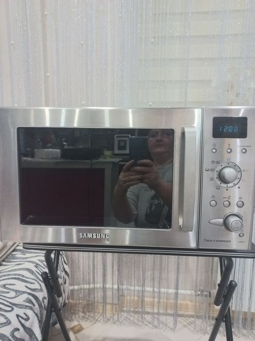 Мікрохвильова піч Самсунг