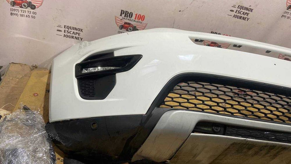 Бампер передній взборі з решіткою колір LRC 1AA Fuji White Land Rover Discovery Sport Ленд Ровер Діскавері Спорт 2014-