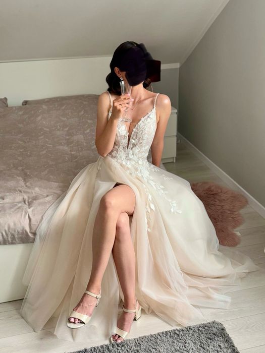 Suknia ślubna literka A kwiaty 3D 2025