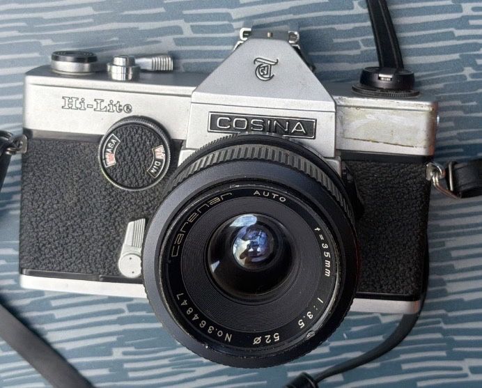 Antiga maquina fotografica Cosina 35 mm