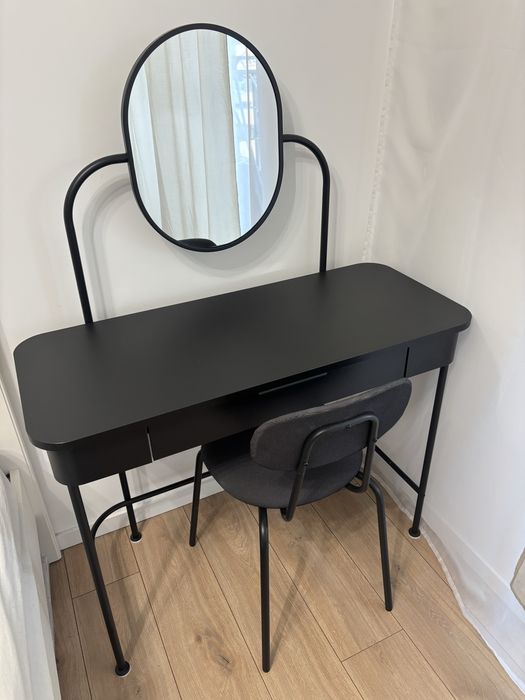 Toaletka z lustrem  IKEA