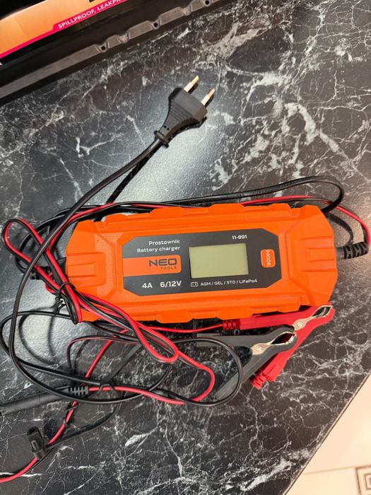 Інвертор з акумулятором