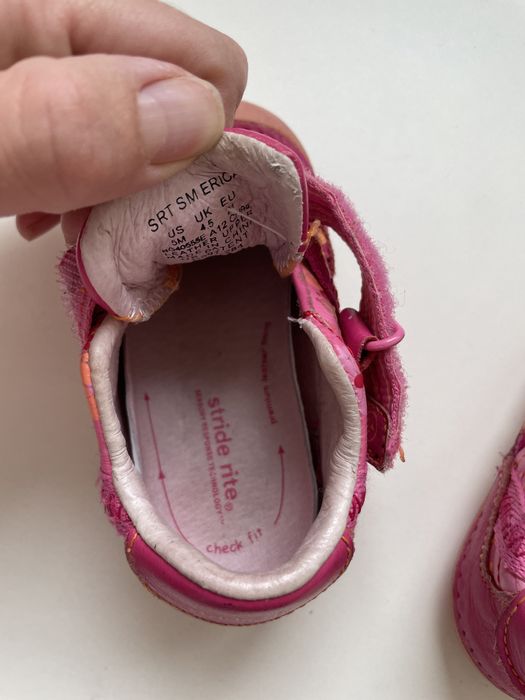 Кожаные кроссовки