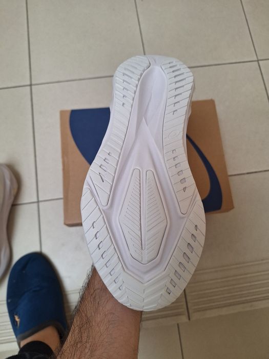 Asics Novablast 5 Branco (40)