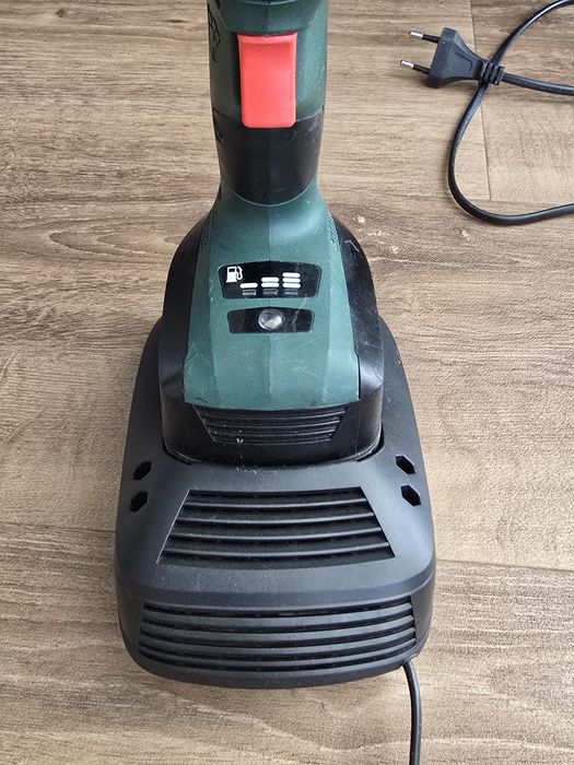 Bosch Ładowarka i akumulator / bateria + Wkrętarka GRATIS na części/naprawy