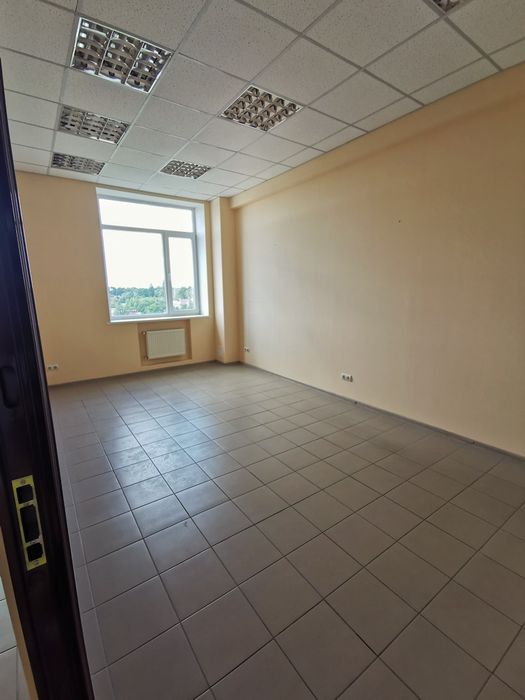 Офіс в оренду 18, 36-100 м2 в Вишгороді