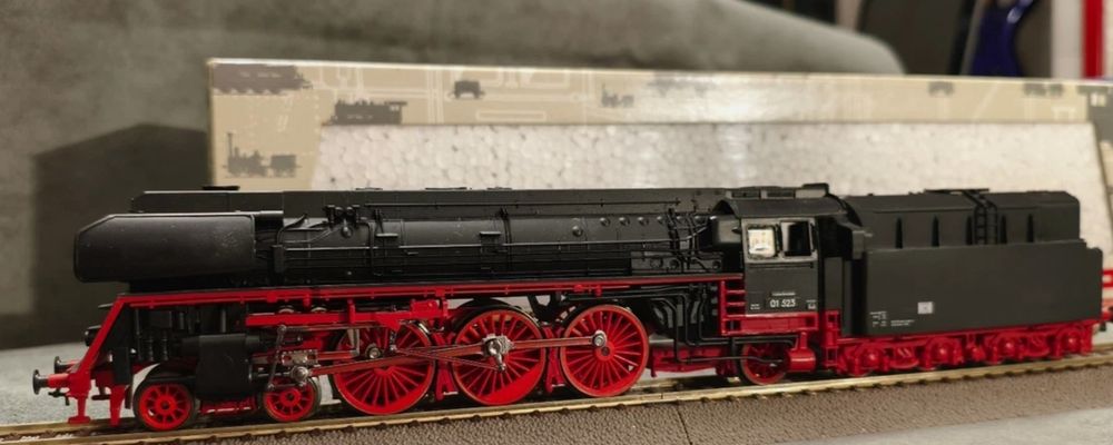 Piko parowóz Br01 523 DCC dźwięk