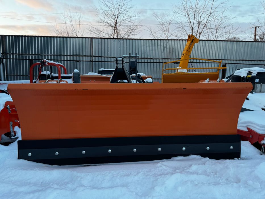 Комплект трактор Hinomoto HM 275 + лопата для снігу і щітка