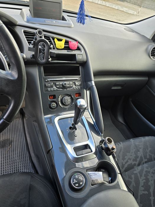 Peugeot 3008 1,6 hdi робот 2011р.
