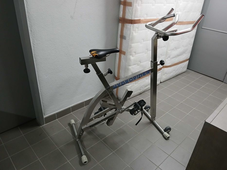 Bicicletas fixas / estáticas - Fitness