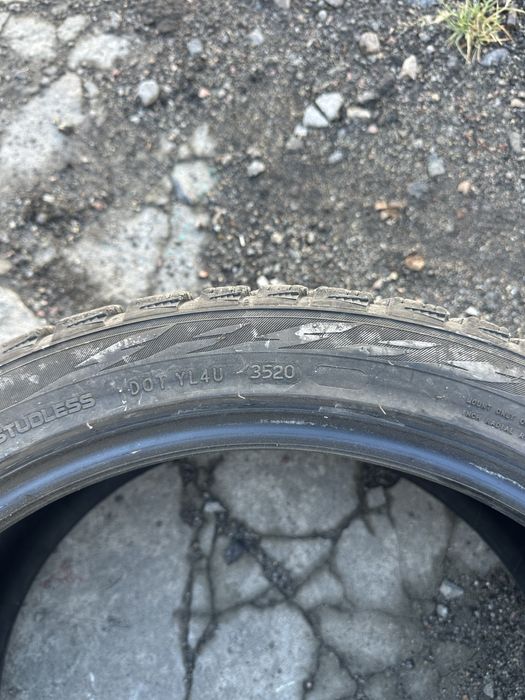 Резина Nokian 235 40 18 зима