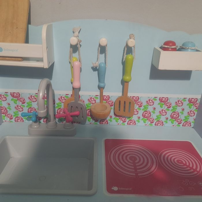 Vendo cozinha de criança com acessórios
