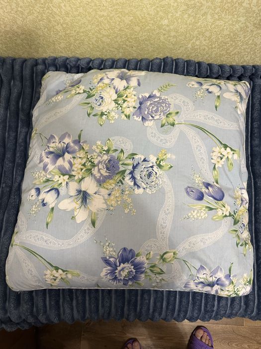 Пірʼяна подушка квадратна стандартна 70*70 см