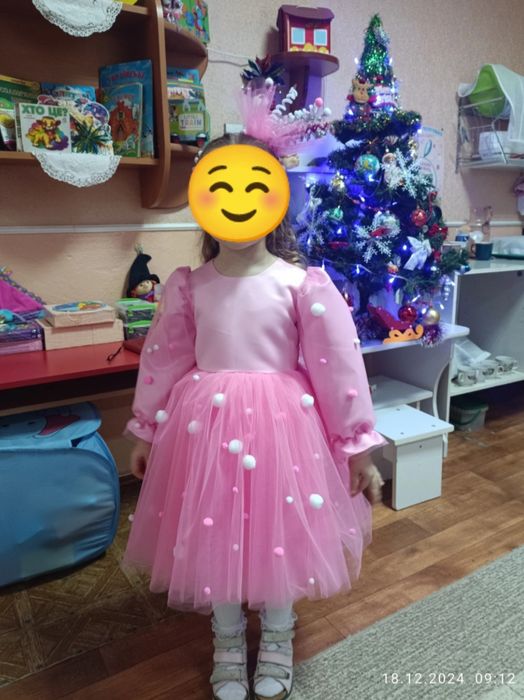 Продам плаття  хлопавки, на р. 110. Можна добавити обруч.