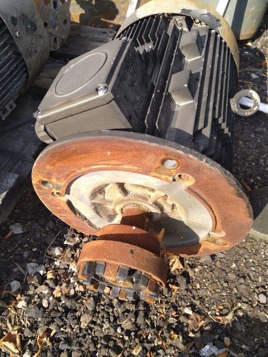 Sprzedam silnik elektryczny Becker 5,5 kw