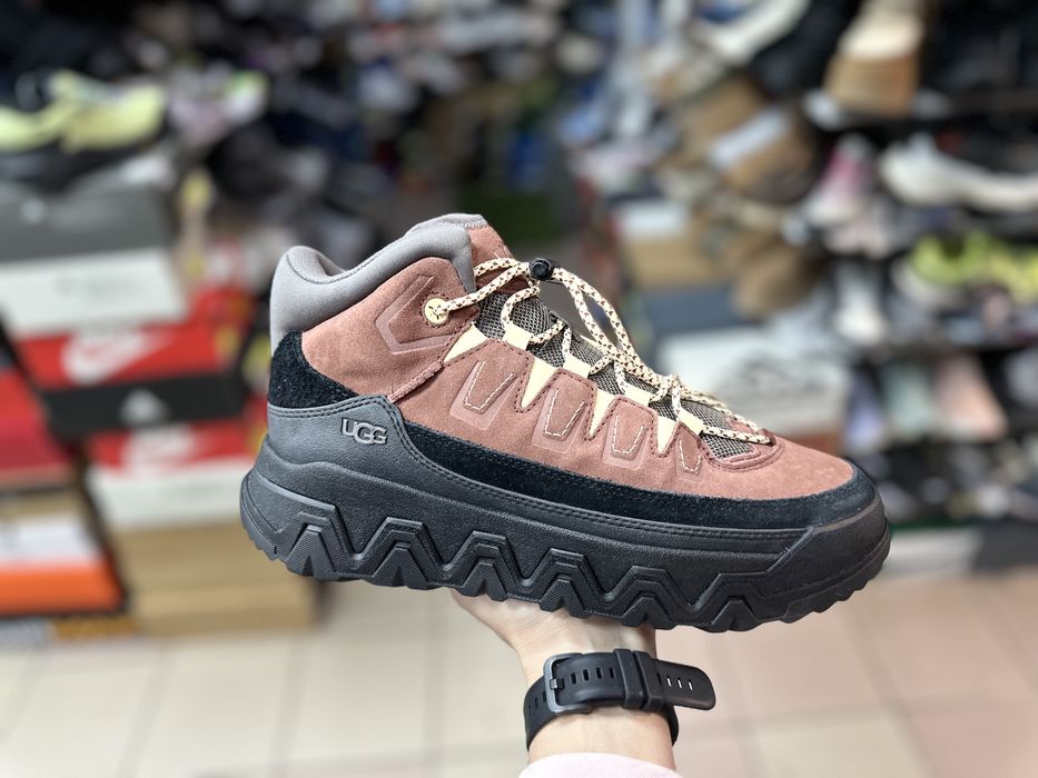 Черевики UGG Captrail Low ( РОЗМІР 40,5 )
