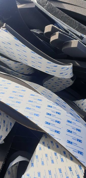 pianka 2cm z klejem 3M