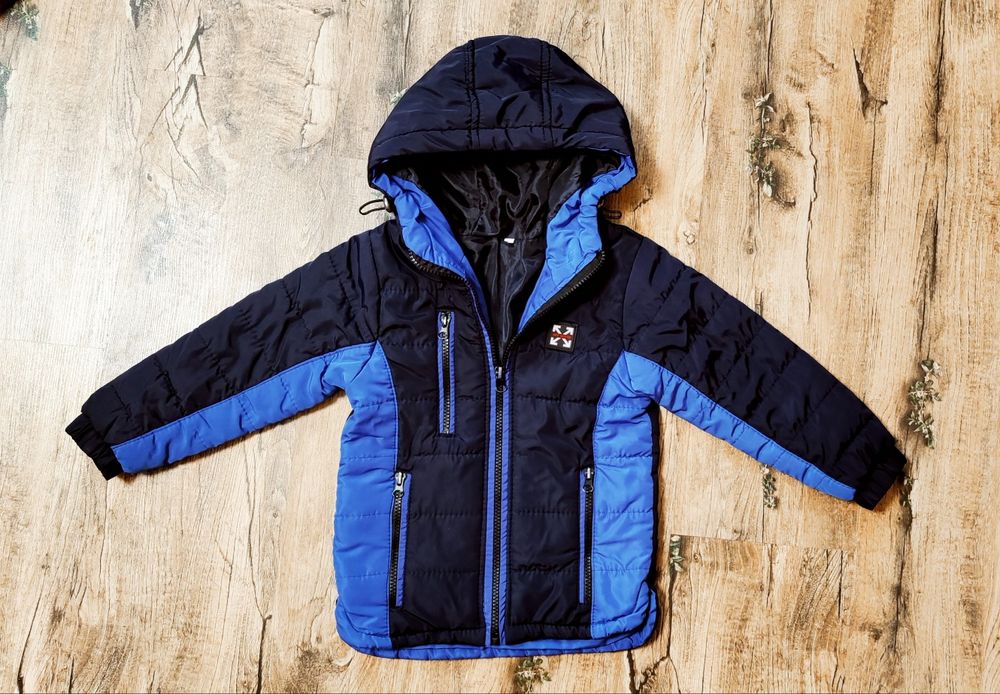 Куртка Утеплення - синтепон 100
Б/у, стан ідеальний, без дефектів - в