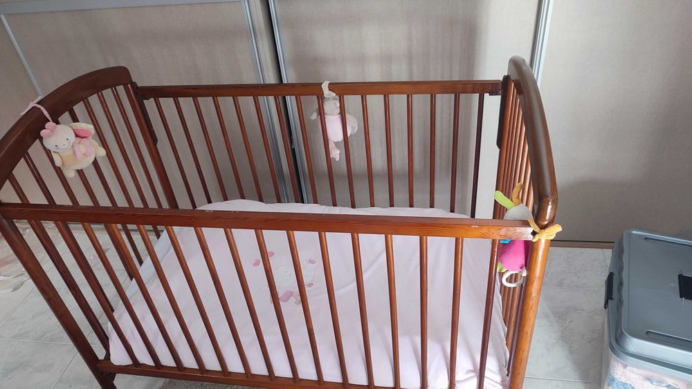 Crib with side rails + diaper changing table