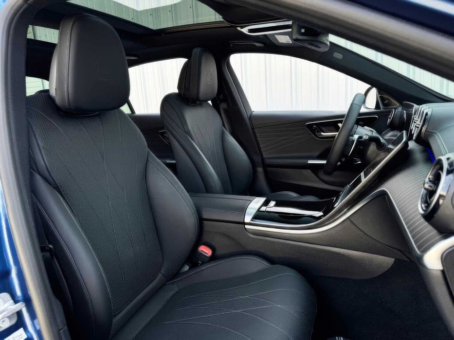 Mercedes-Benz C-Class AMG C 63 S E Performance      2024