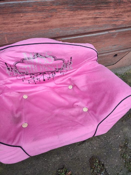 Sofa dla lalki nowa.