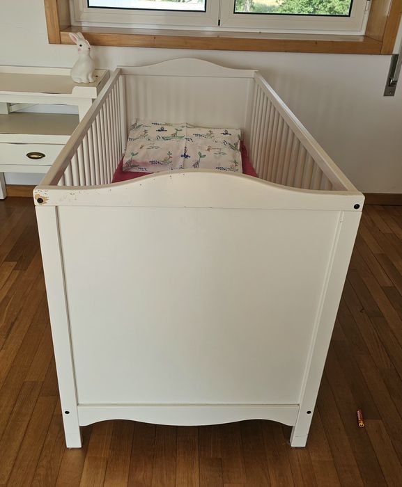 Cama para bébé + 3 colchões