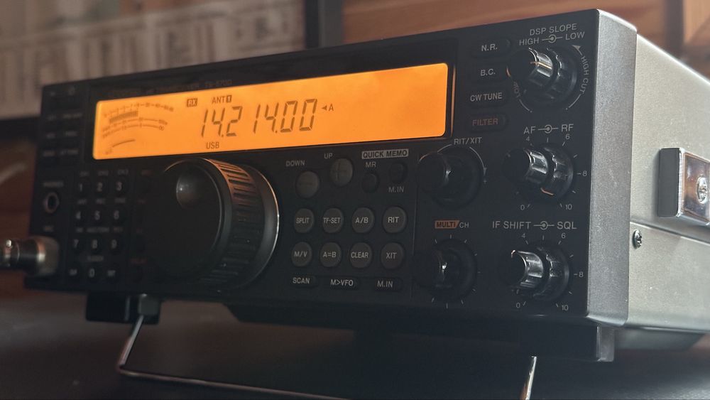 Kenwood TS-570D Bytom