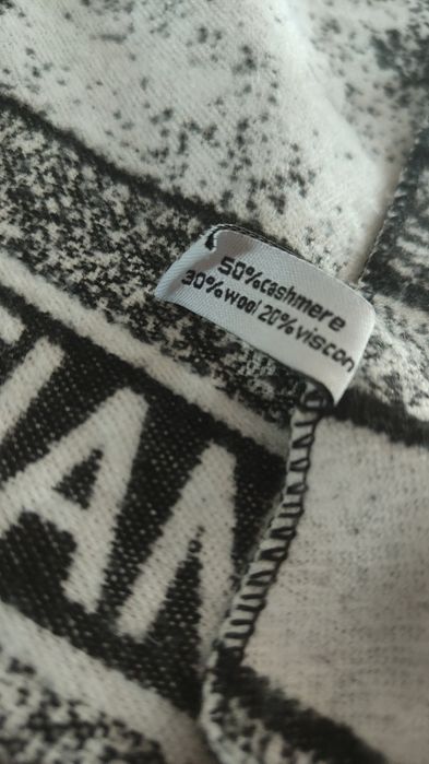 Szalik kaszmirowy szal Christiana napis