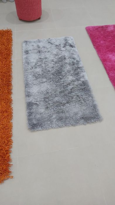 Tapetes em bom estado e banco