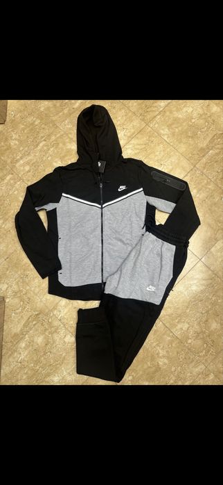 Nowy komplet nike tech fleece rozmiar S